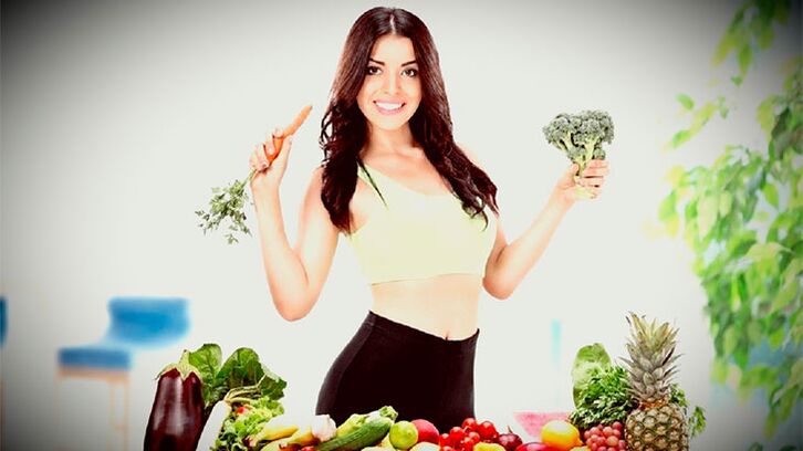 Ragazza snella con verdure